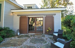 Terrace/patio - Historic Cottage with modern amenities (louisville)