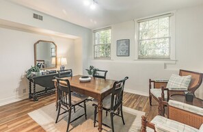 Dining - Historic Cottage with modern amenities (louisville)