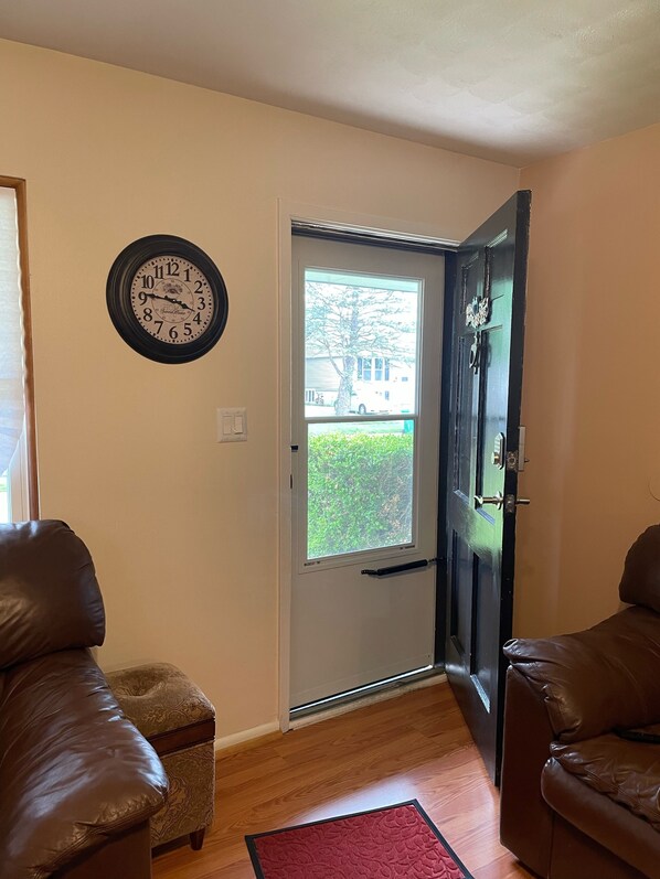 Smart TV - Dover DE firefly, nascar, lacrosse, nurses casino military (Dover)