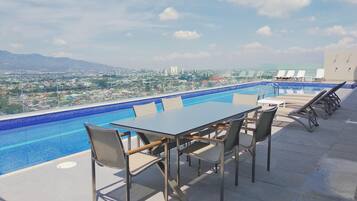 Outdoor pool, a heated pool