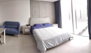 Iron/ironing board, free WiFi, bed sheets
