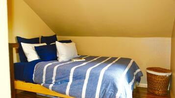 2 bedrooms, iron/ironing board, WiFi, bed sheets