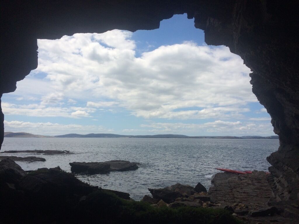 Beachside Taroona with Spa — image 16