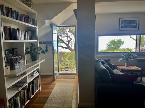 Beachside Taroona with Spa