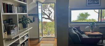 Beachside Taroona with Spa