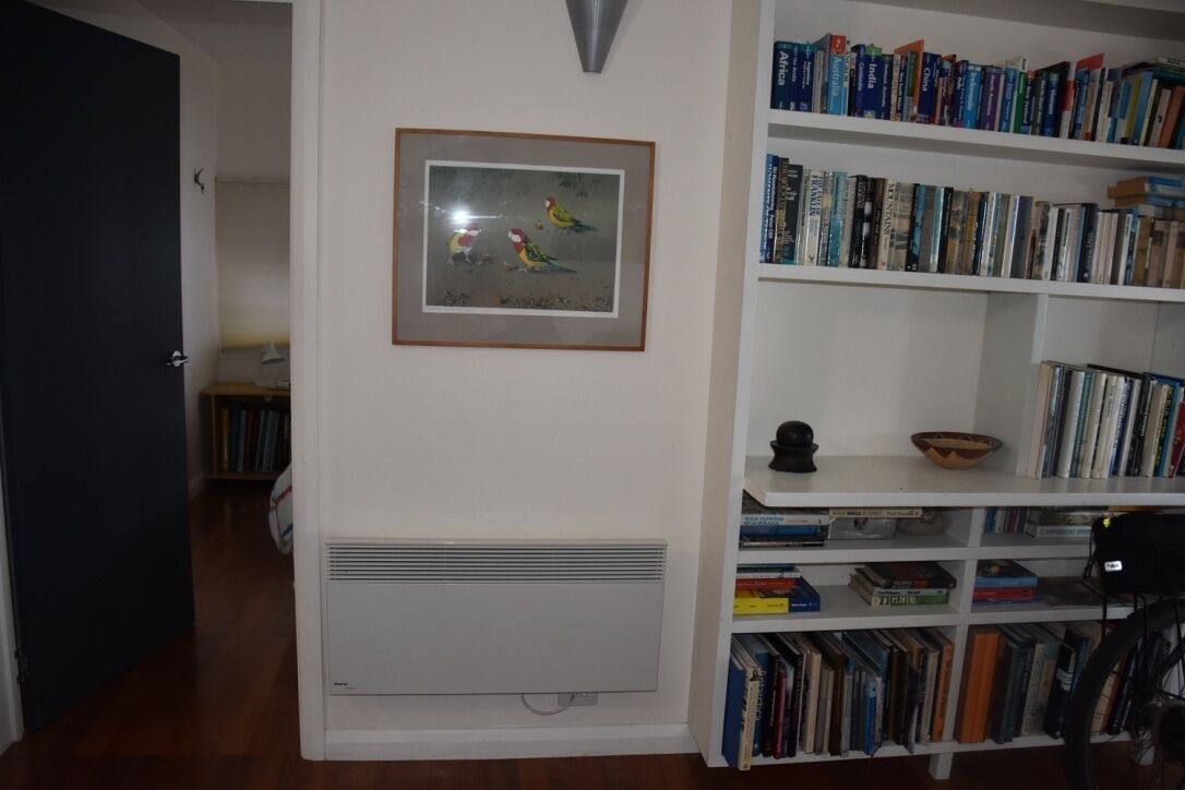 Beachside Taroona with Spa — image 3