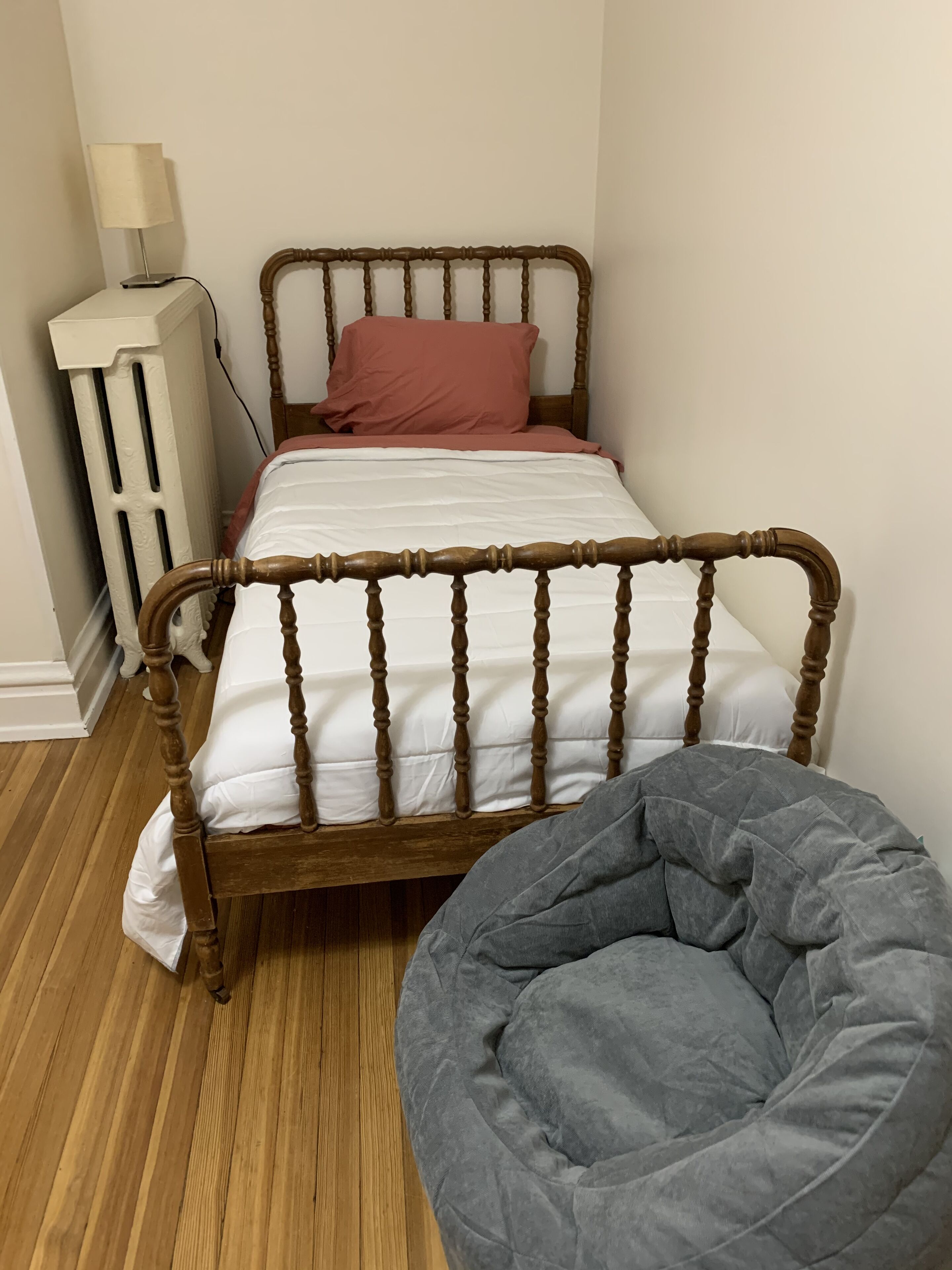 Rockin' 2BR Apartment in the Heart of Oak Park