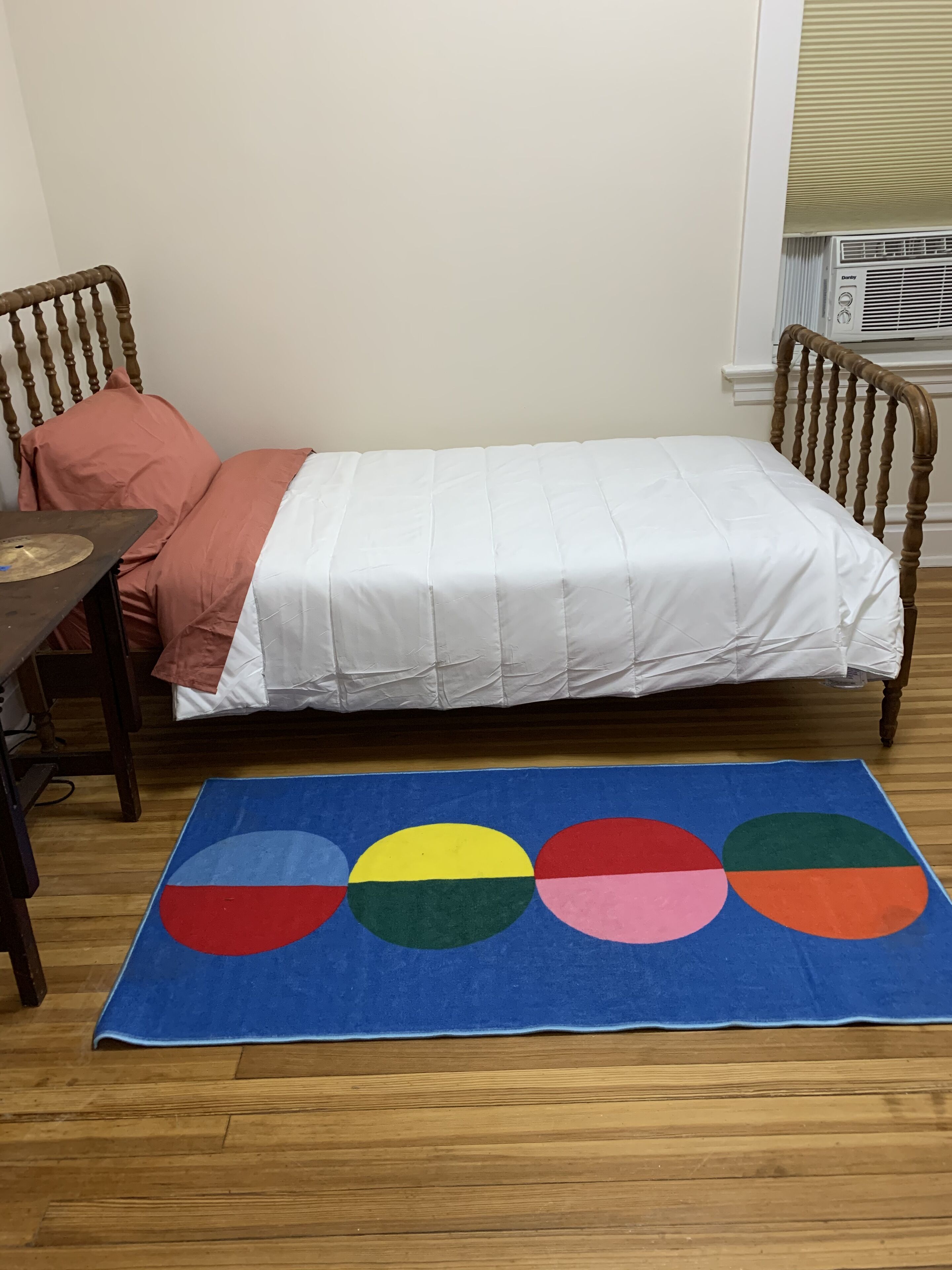 Rockin' 2BR Apartment in the Heart of Oak Park