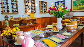 Free daily full breakfast