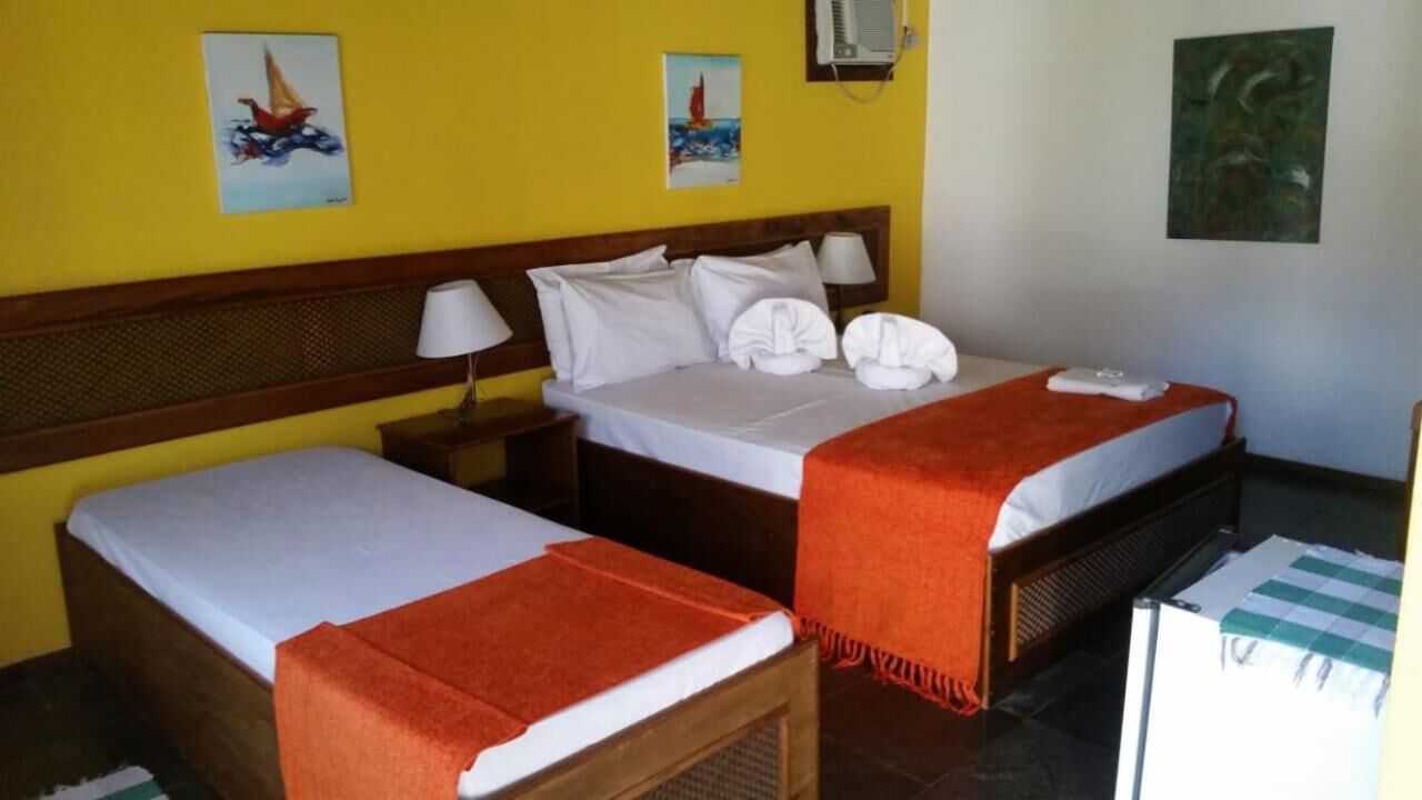 laptop workspace, free wifi, bed sheets