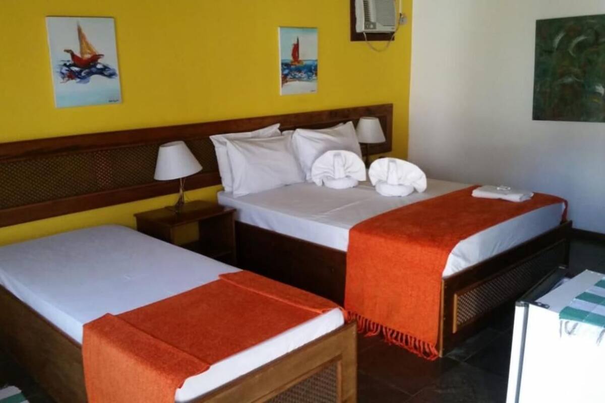 laptop workspace, free wifi, bed sheets