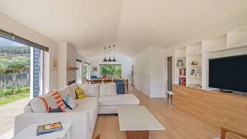 Televisión y estéreo