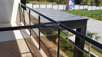 Superior Twin Room | Balcony