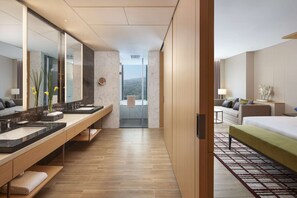 Shower, rainfall showerhead, hair dryer, bathrobes - Hyatt Regency Hengqin (Zhuhai)