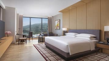 1 bedroom, minibar, in-room safe, individually decorated