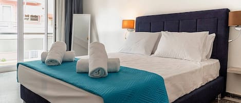 2 habitaciones, tabla de planchar con plancha, wifi y ropa de cama