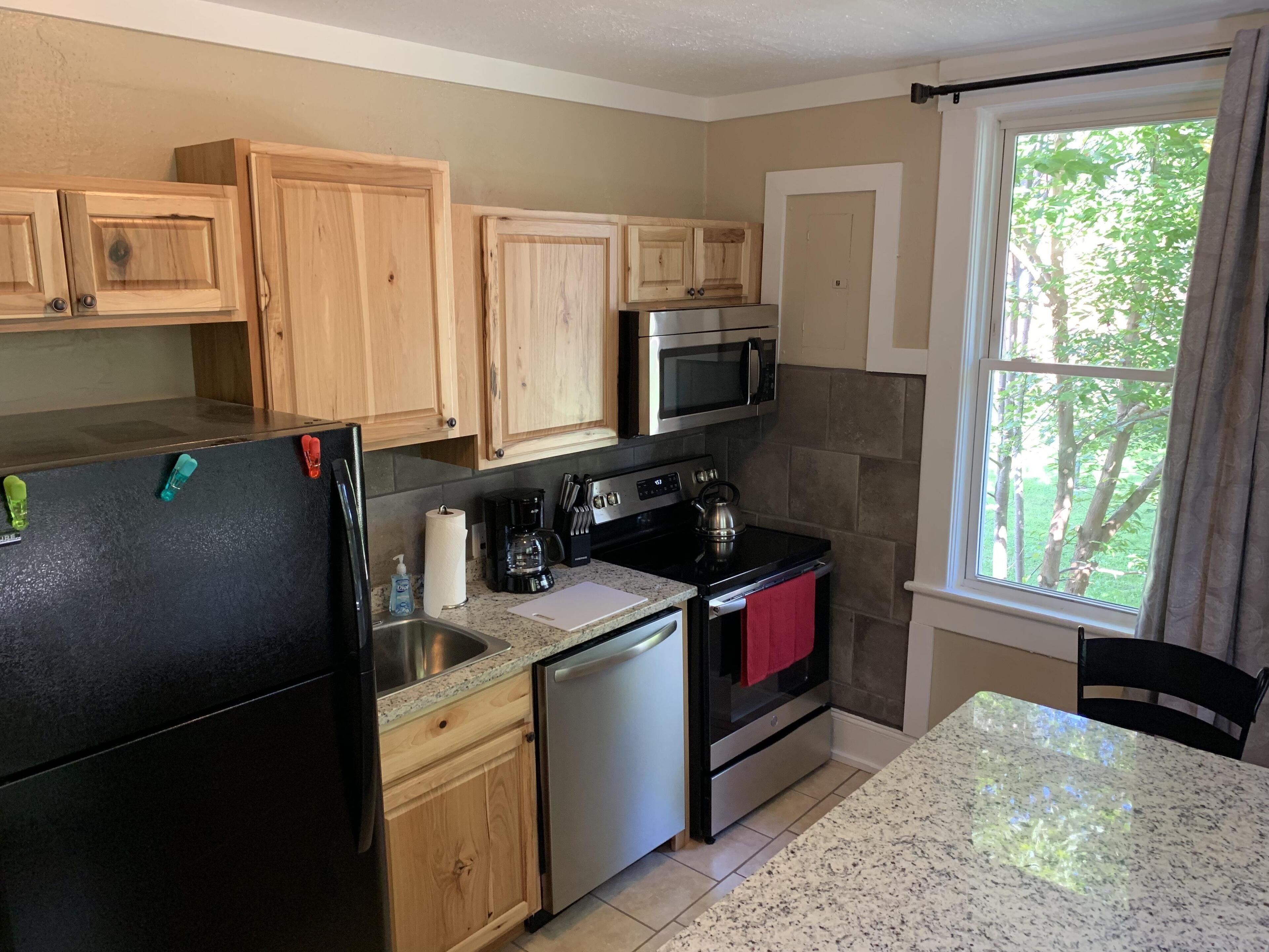 144 1/2 Check Our Apartment Canton restaurants, brewery 20 min Asheville, WiFi