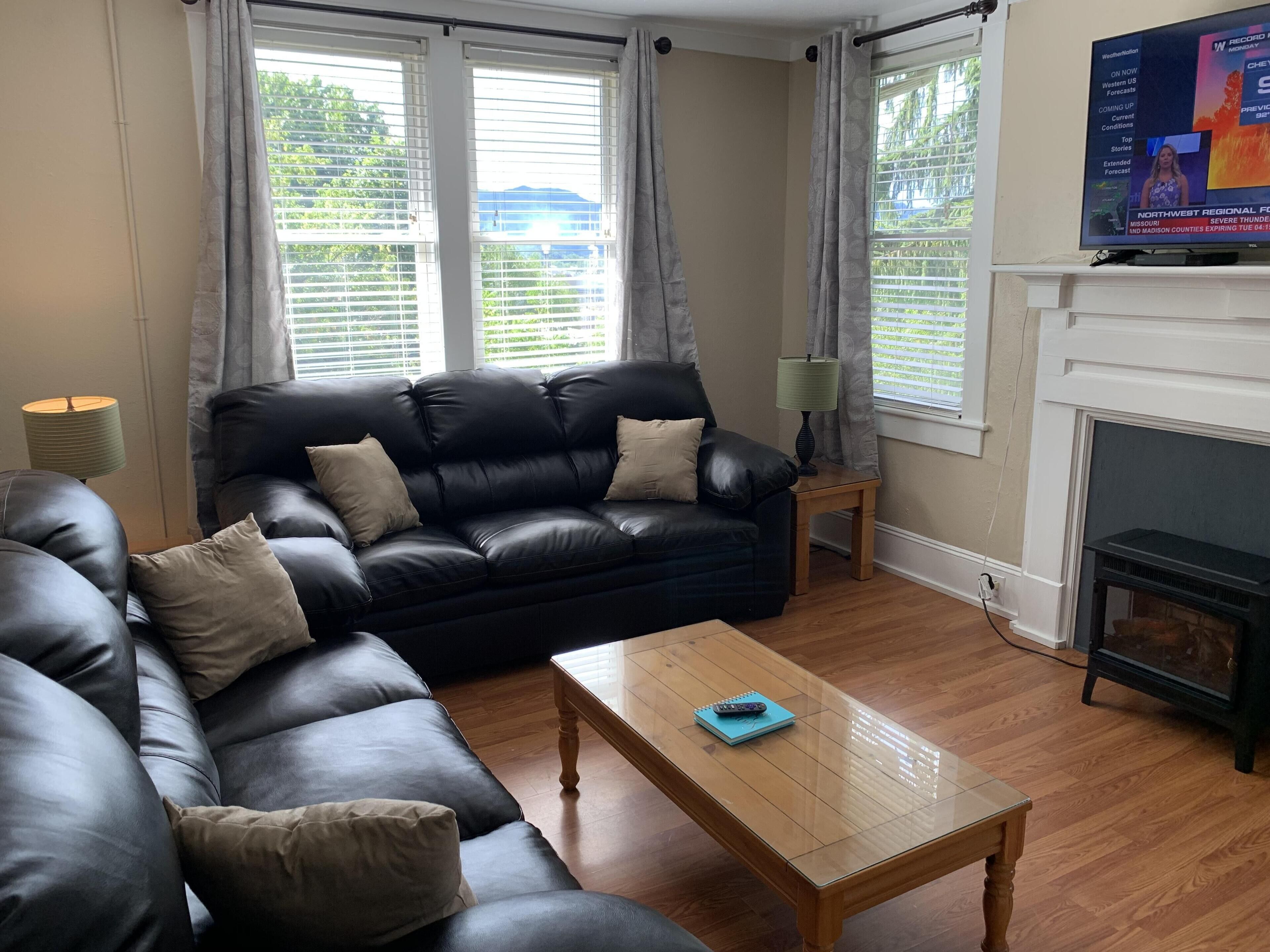 144 1/2 Check Our Apartment Canton restaurants, brewery 20 min Asheville, WiFi