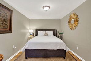 6 bedrooms, iron/ironing board, free WiFi, bed sheets