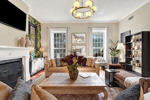 Luokittelematon kuva, 5 kautta 111, painike