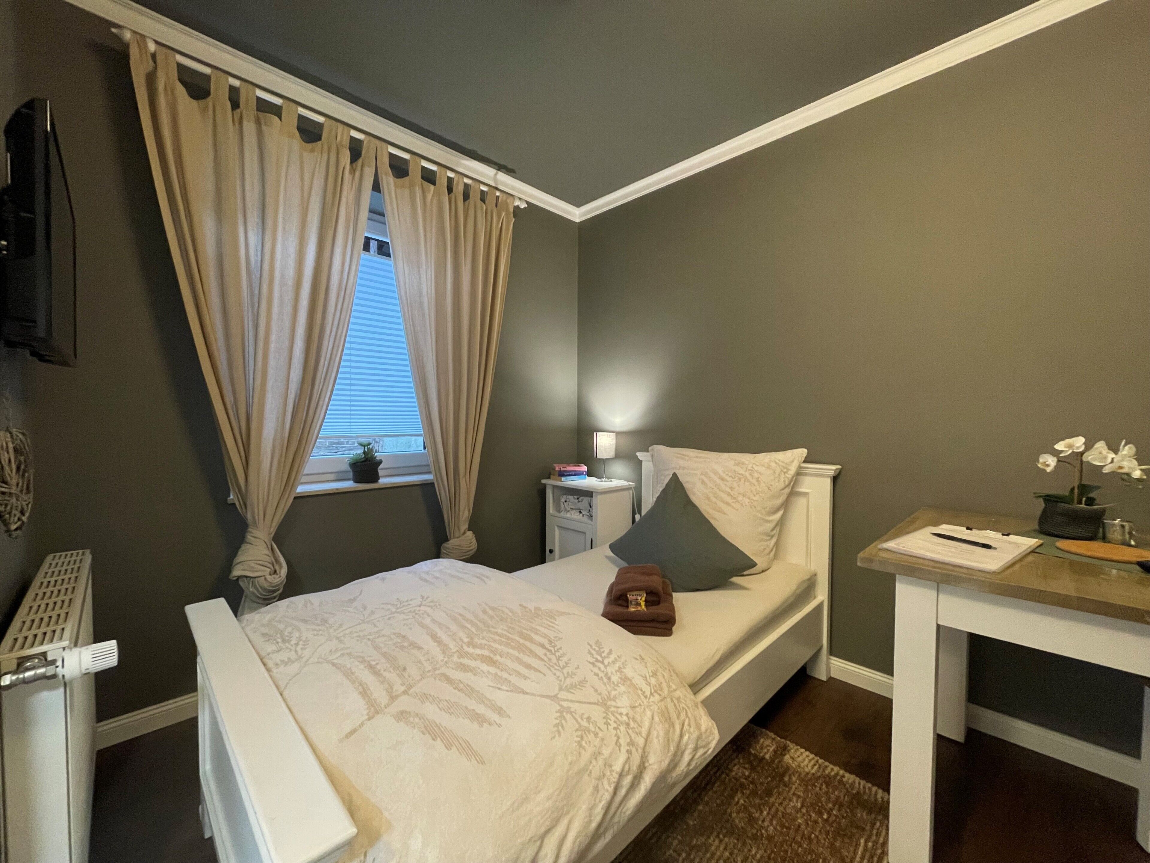 1 bedroom, iron/ironing board, travel cot, free WiFi