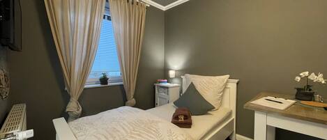 1 bedroom, iron/ironing board, travel cot, free WiFi