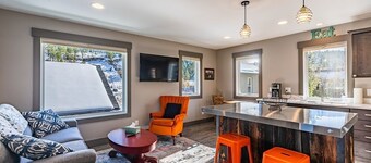 The Nest on Main - Walking distance to downtown Helena!