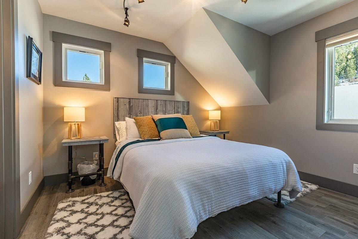 The Nest on Main - Walking distance to downtown Helena!