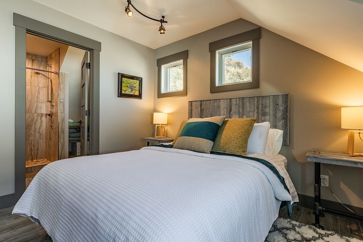 The Nest on Main - Walking distance to downtown Helena!