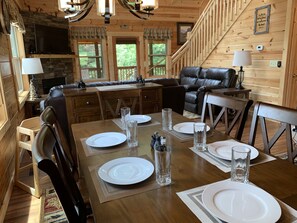 Dining - Amazing Cabin, Close to Everything/Fireplace/Jacuzzi/Hot Tub/Pool Table/Com.Pool (Pigeon Forge)