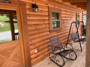 Terrace/patio - Amazing Cabin, Close to Everything/Fireplace/Jacuzzi/Hot Tub/Pool Table/Com.Pool (Pigeon Forge)