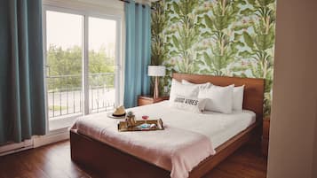 1 habitación, tabla de planchar con plancha, wifi gratis y ropa de cama