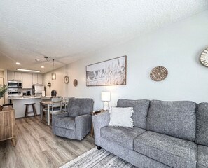 Smart TV, fireplace, DVD player