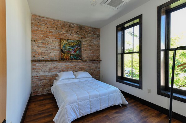 2 bedrooms, internet