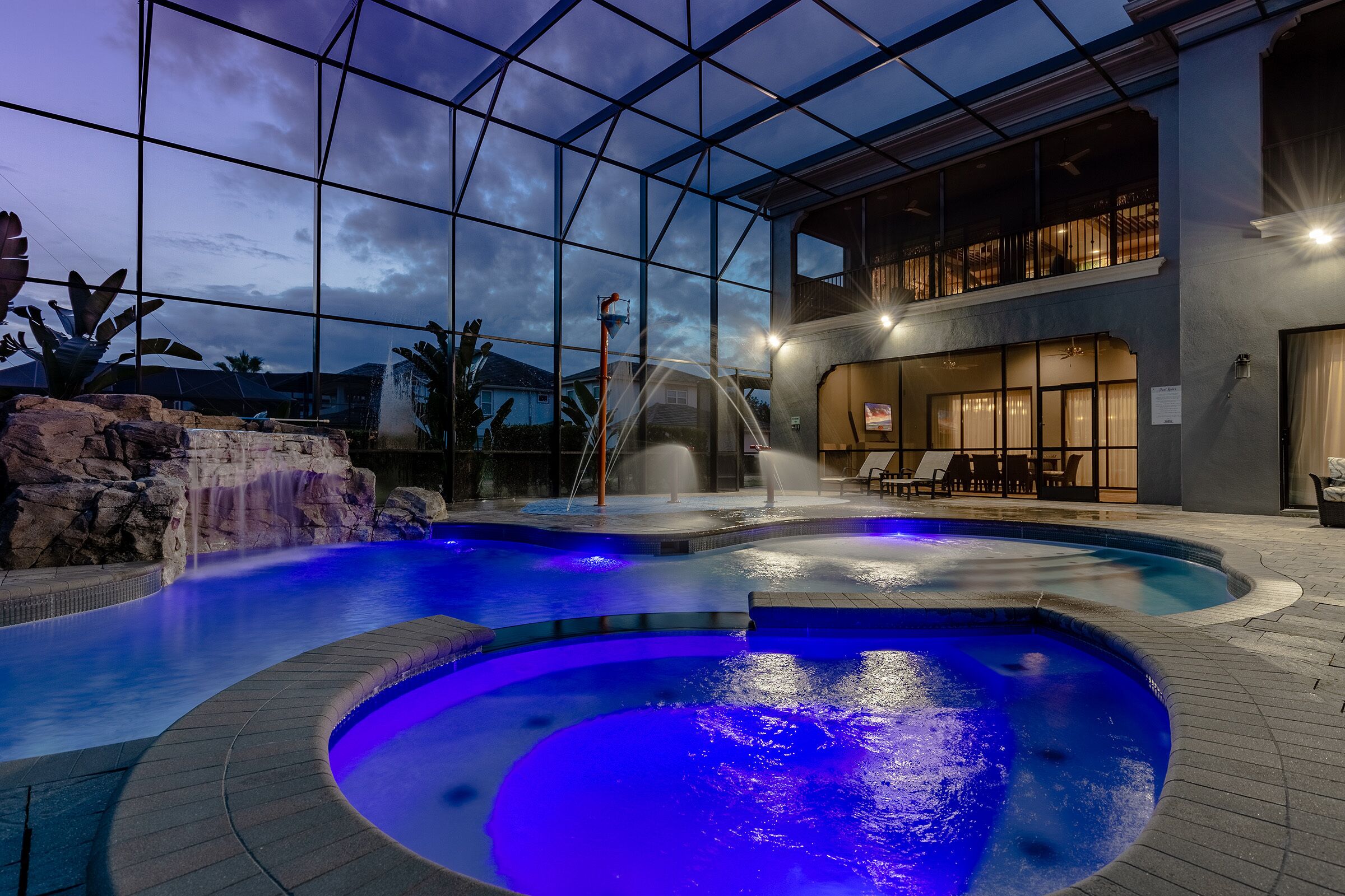 Een verwarmd zwembad