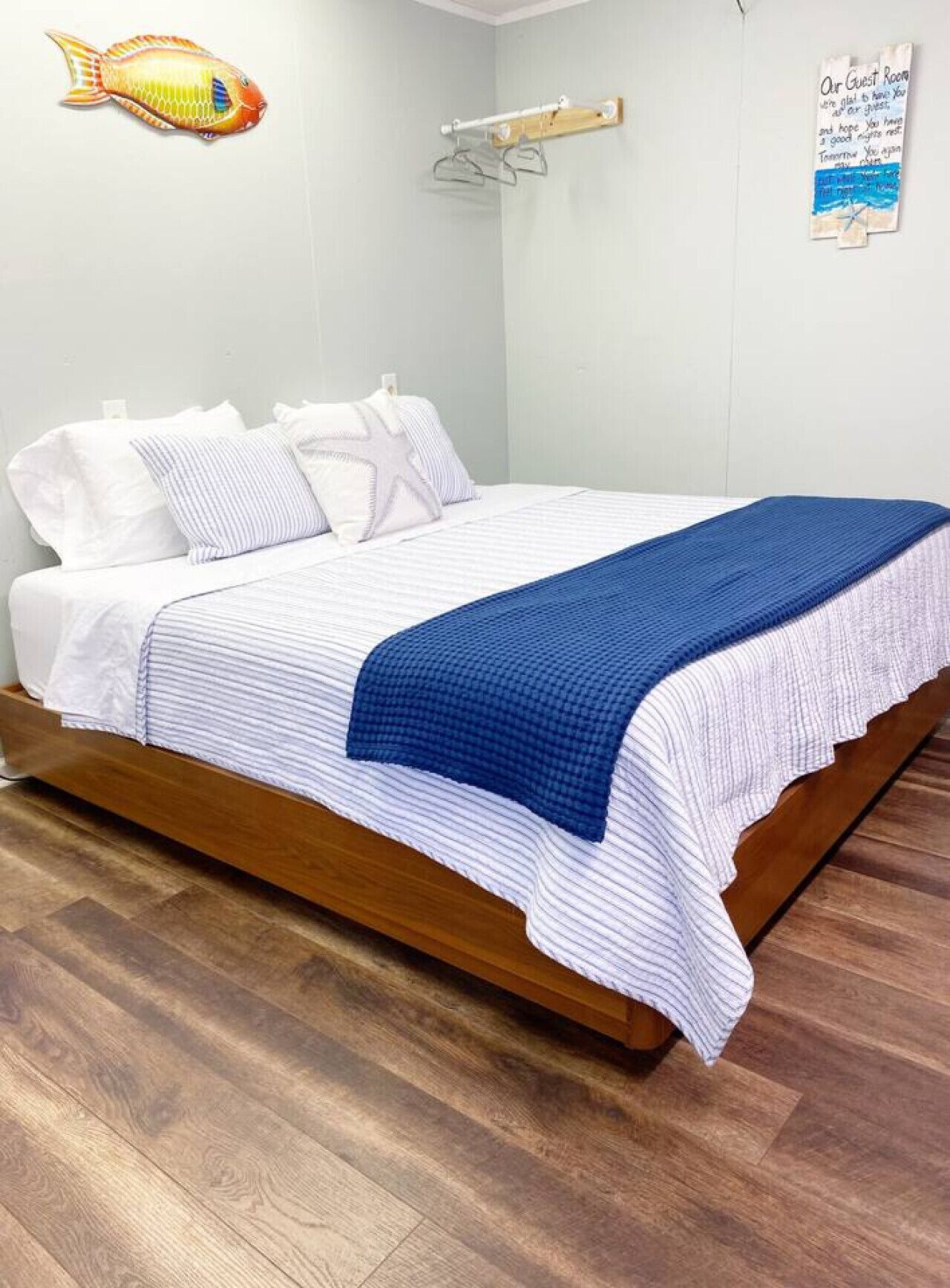 Skrivbord, strykjärn/strykbräda, gratis wi-fi och sängkläder