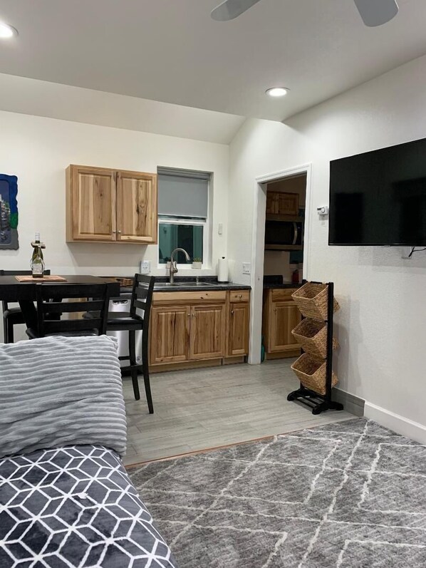 Unclassified image, 1 of 32, button - Beautiful 445 sq ft Studio 1 murphy bed 2 single bed some . Ask for extras ? (Scottsdale)