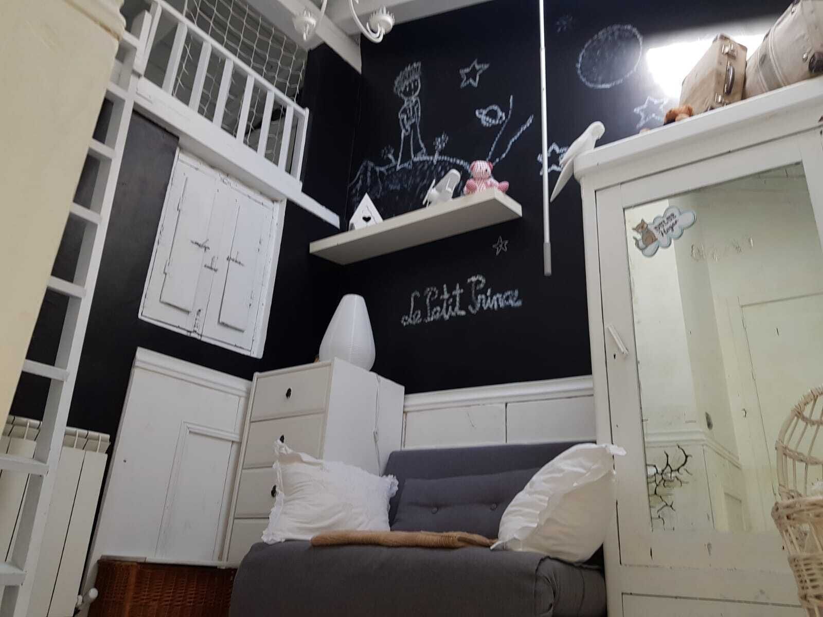 Casa Rural De Añil, garden + porch + wifi + netflix. In the center of the province