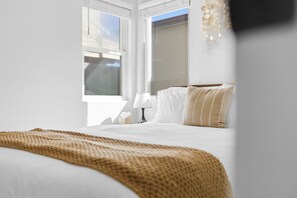 WiFi, bed sheets