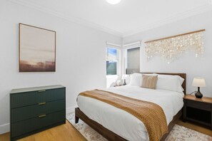 WiFi, bed sheets