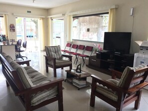 Lobby sitting area - Pousada Mirante da Praia Grande (Ilhabela)