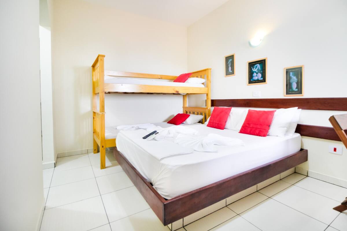 Minibar, wifi gratis, ropa de cama