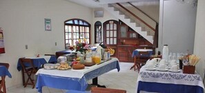 Petit déjeuner buffet compris tous les jours