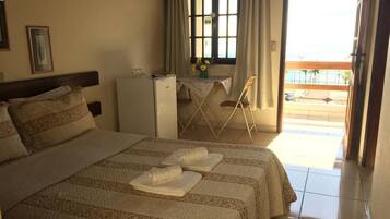 Quarto casal | Frigobar, Wi-Fi de cortesia, roupa de cama