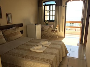 Doppelzimmer | 1 Schlafzimmer, Minibar, kostenloses WLAN, Bettwäsche