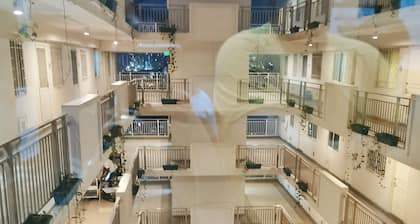 2 Beds Penthouse End Unit, Great Panoramic City View w/FREE Parking