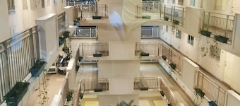 2 bedden Penthouse einde eenheid, geweldig panoramisch uitzicht op de stad w / GRATIS parkeren
