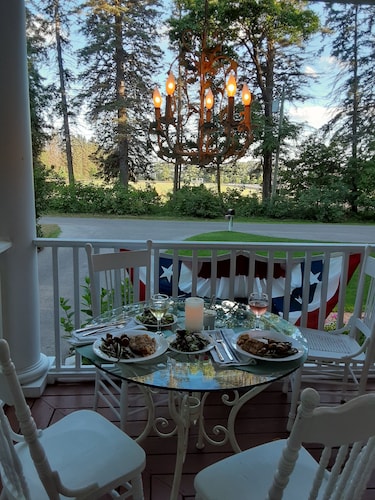 3,200SF Home/ 3.5 Bathrooms-3 Showers/Wrap Around Porch/Walk to Town/Beach
