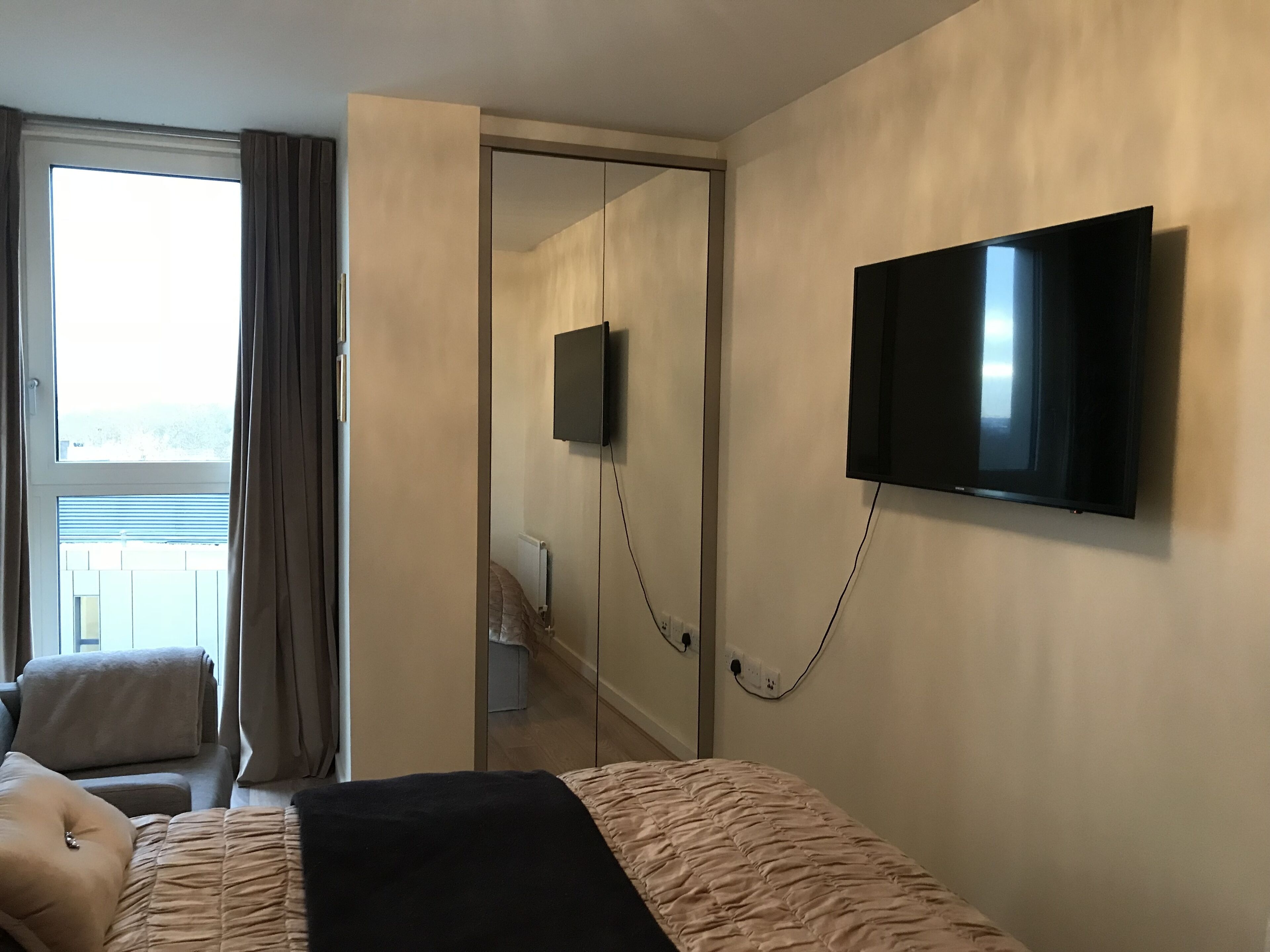 1 bedroom, iron/ironing board, internet, bed sheets