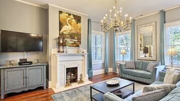 TV, DVD player, aparelho de som